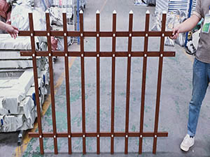 <b>木纹护栏</b>