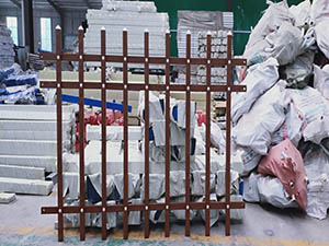 <b>仿木纹护栏</b>