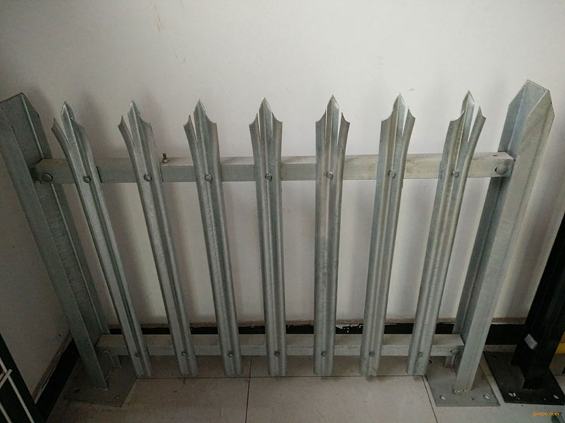 尖桩栅栏